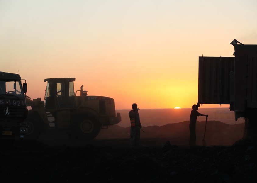 朝陽（內蒙古集團策克口岸煤廠）